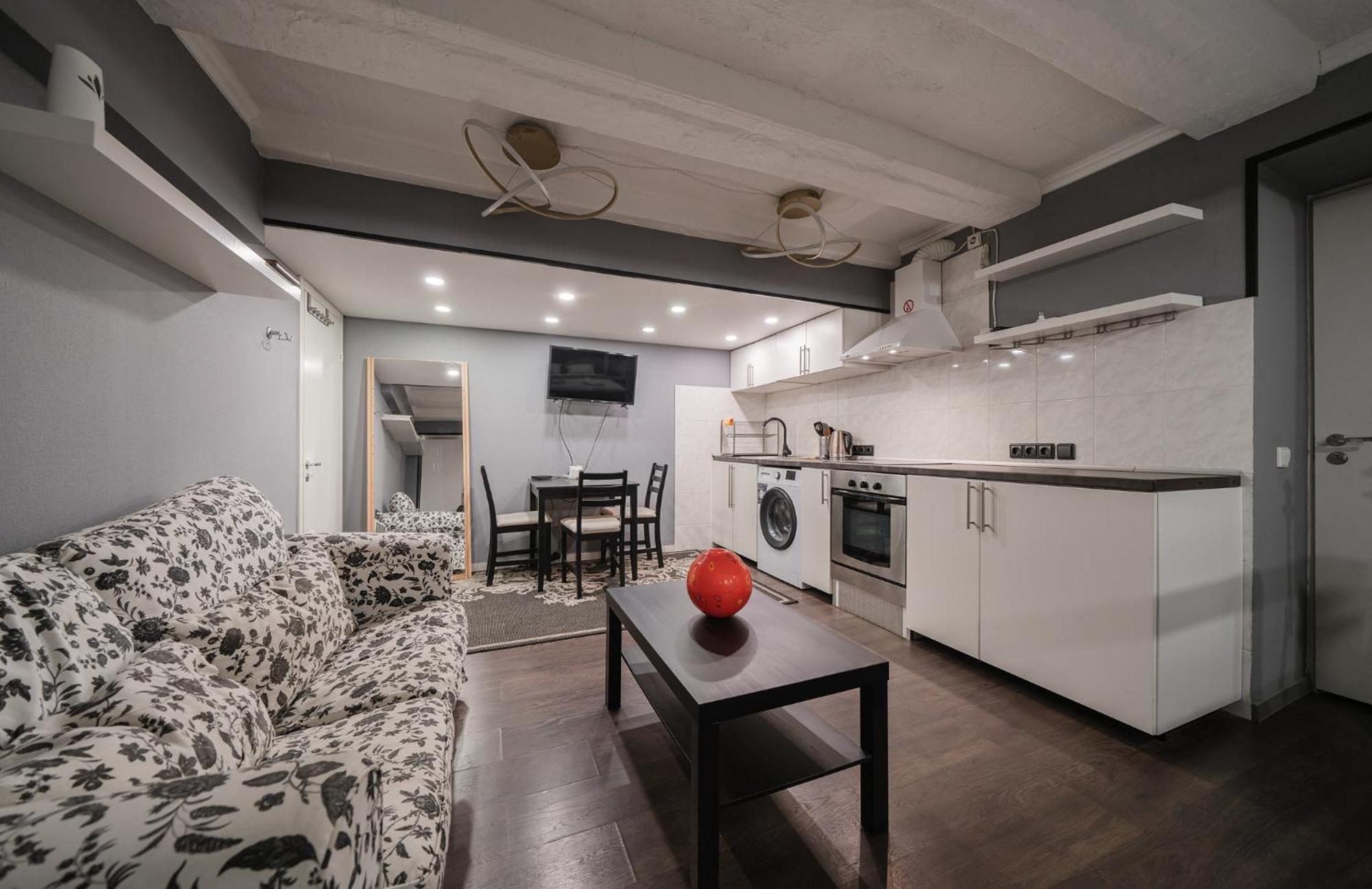 Islandijos Self Check-In Basement Apartments VNO Dış mekan fotoğraf