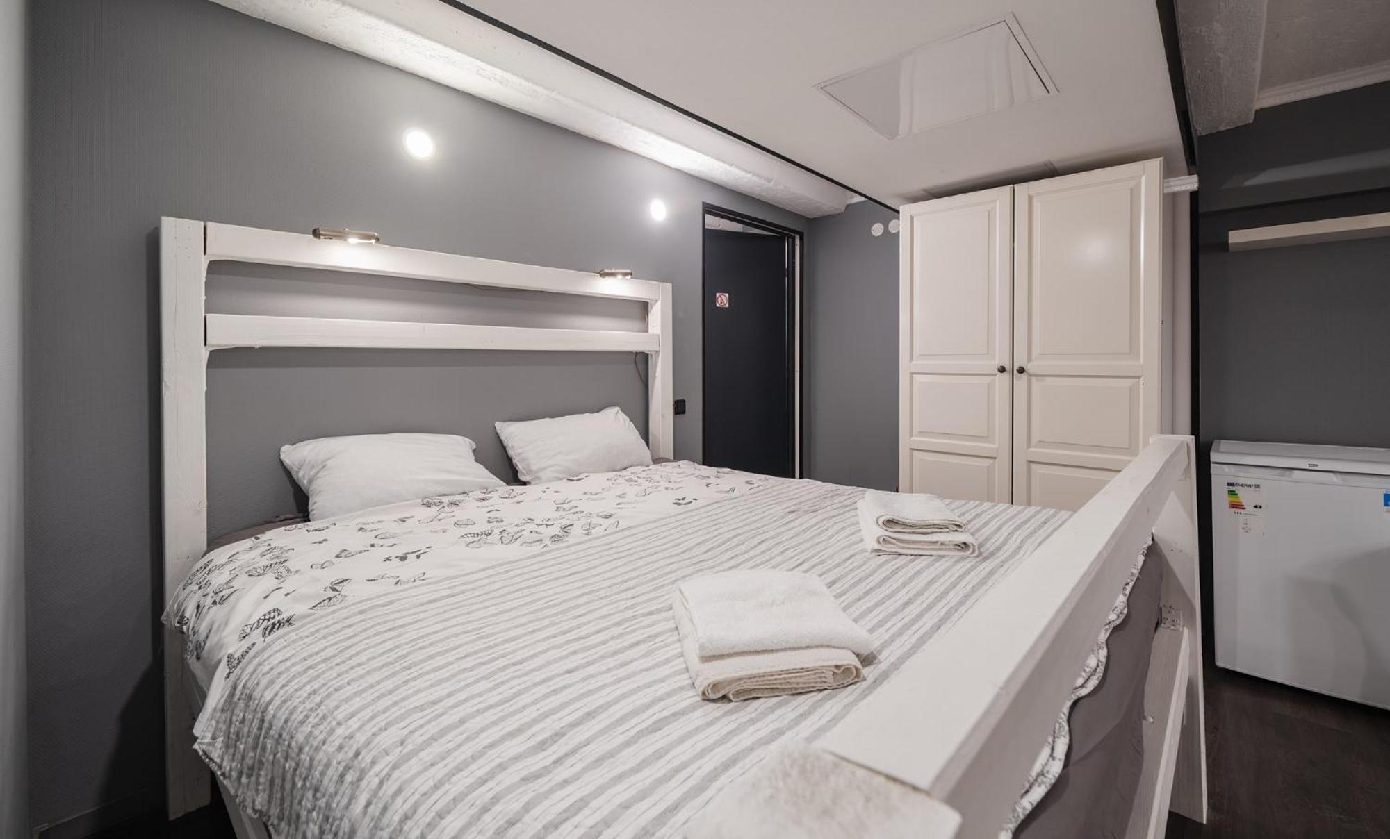 Islandijos Self Check-In Basement Apartments VNO Dış mekan fotoğraf